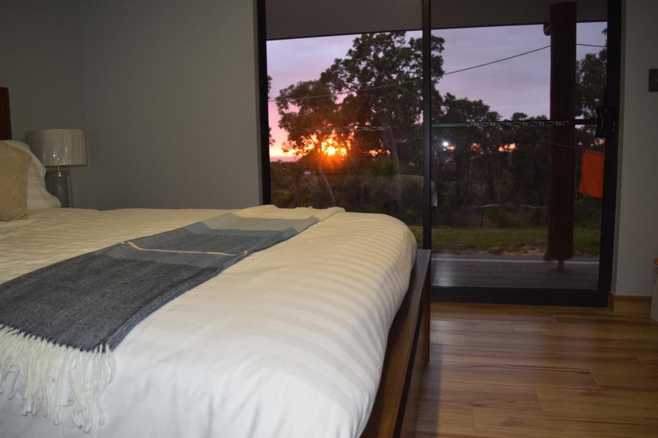 Eagle Bay House Bed & Breakfast Дънсбъро Екстериор снимка